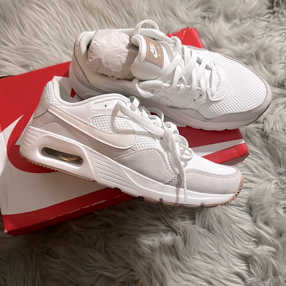 Nike white/light tan athletic shoes. New with box size 7.5